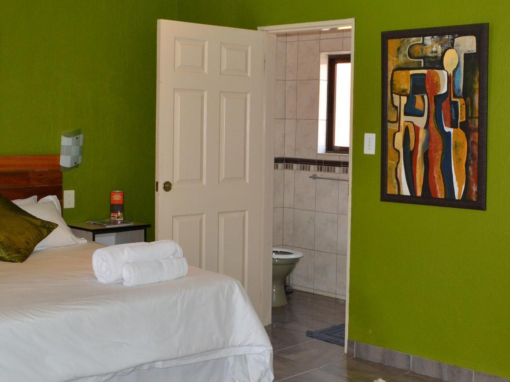 Boga Legaba Guest House & Conference Centre Mafikeng Rum bild