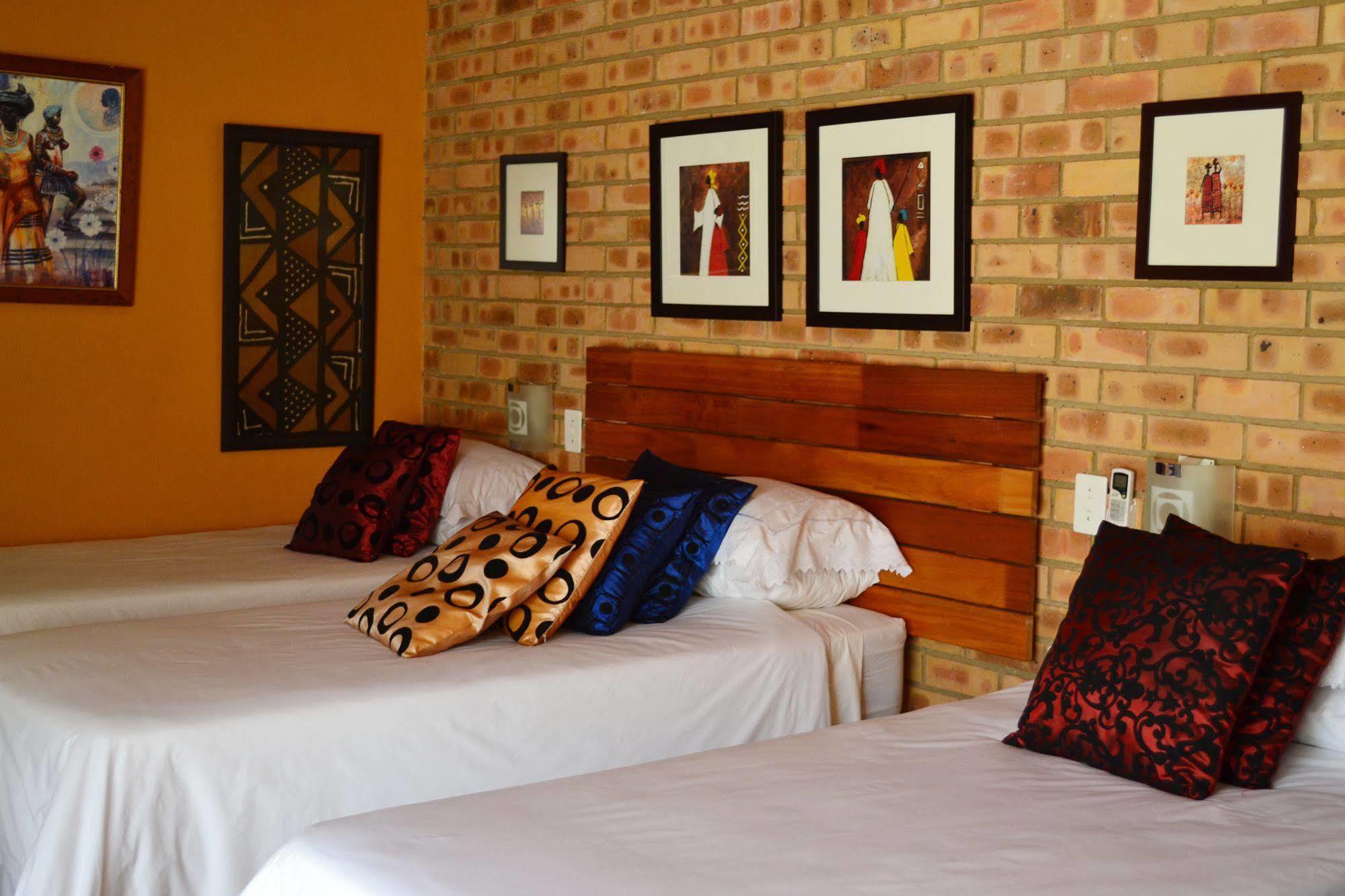 Boga Legaba Guest House & Conference Centre Mafikeng Exteriör bild