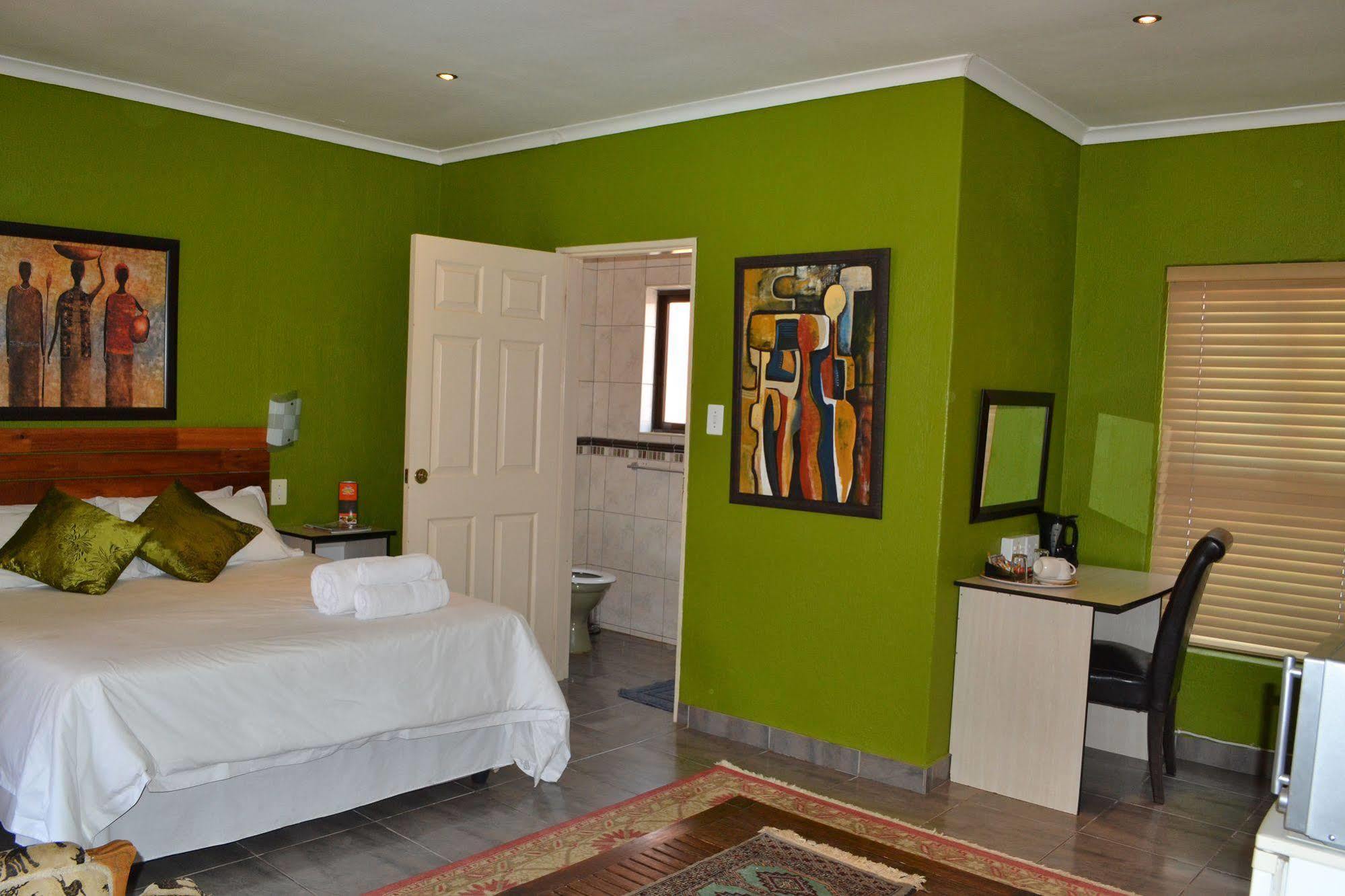 Boga Legaba Guest House & Conference Centre Mafikeng Exteriör bild